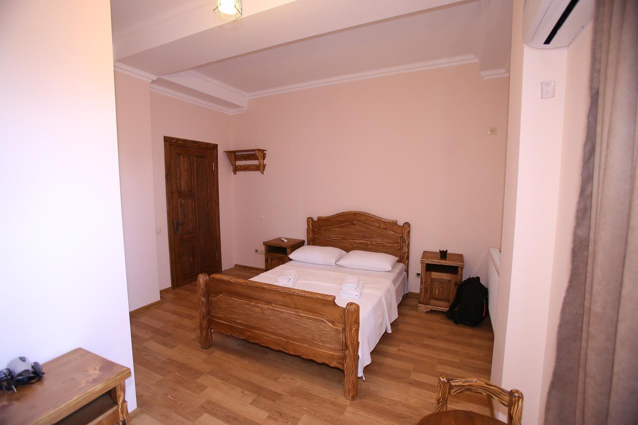 Hotel Phasis Kutaisi Exterior foto
